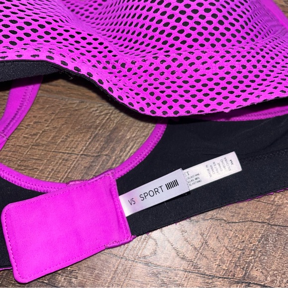 Victoria’s Secret VS Sport VSX Sports Bra - Picture 5 of 5